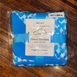 SOLD BNIP. Side seam on package is ripped open, came from company that way.